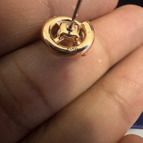 Swarovski Dextera stud earrings
Round cut, White, Rose gold-tone plated studs - Picture 5 of 8